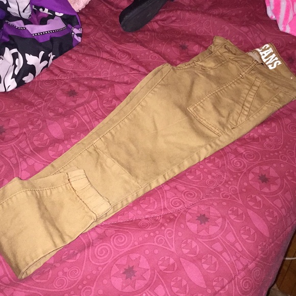 Tan pants - Picture 3 of 3